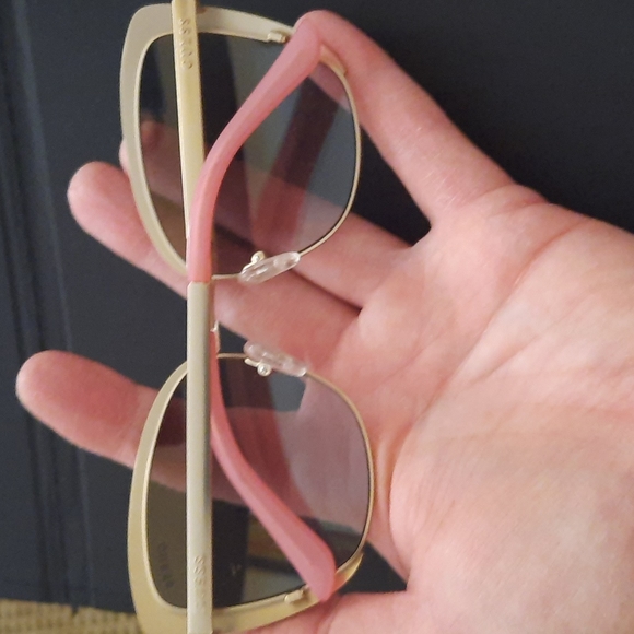 Sunglasses - Picture 4 of 5